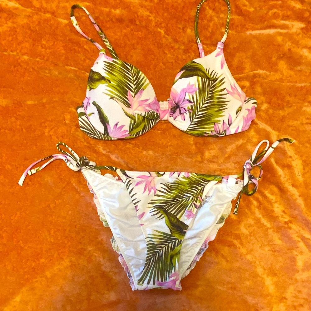 Super cute tropical bathing suit!